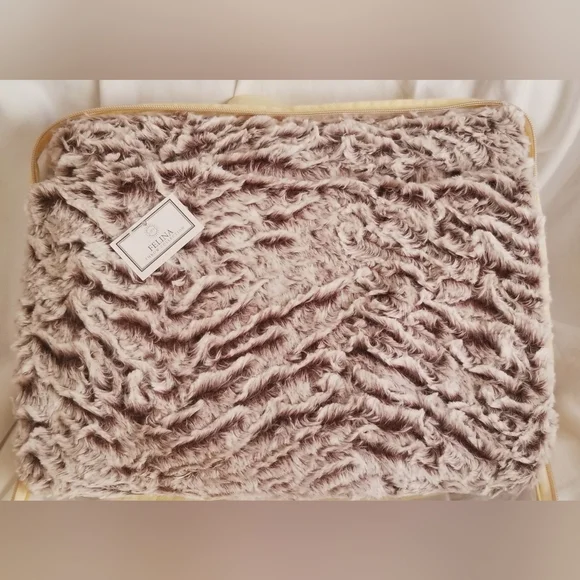 ANIMAL PRINT FELINA FAUX FUR LUXURY THROW - 50" X 70" - BRAND NEW!! - Picture 4 of 6